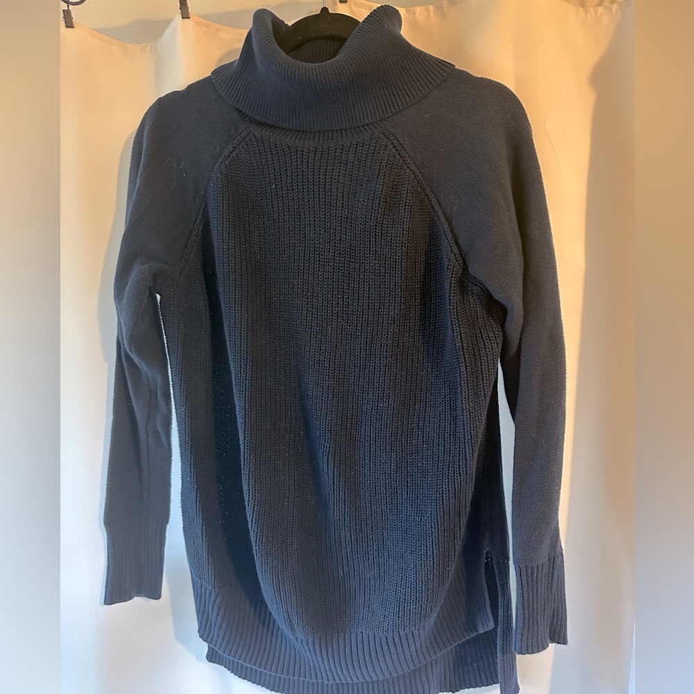 Maternity Turtleneck by Liz Lange Maternity Size M